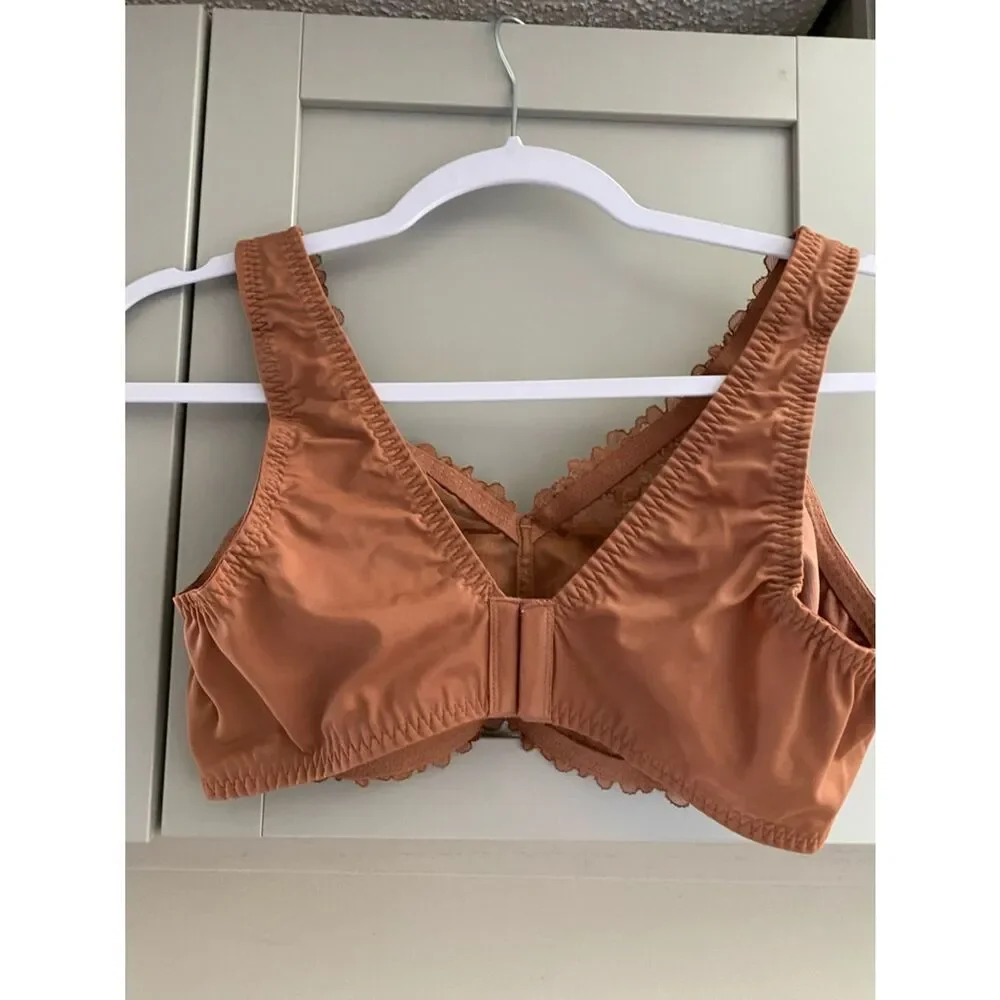 Breezies Lace-Trim Wireless Bralette Size Large